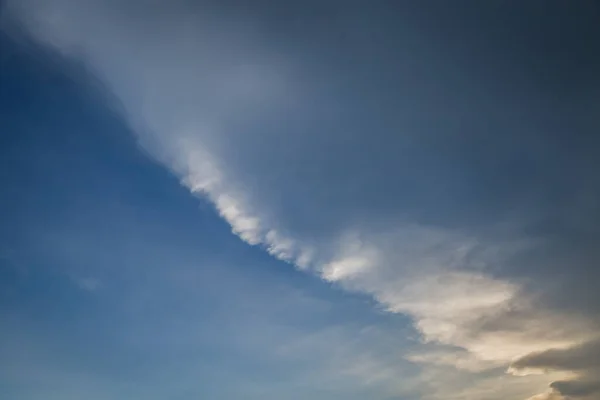 Cielo Azul Lluvia Tormenta Nubes Oscuras Fondo Naturaleza Del Día — Foto de Stock