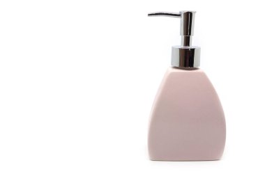 Beyaz zemin üzerinde modern seramik sıvı sabun şişesi