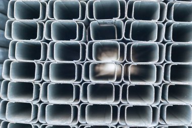 İnşaat alanında çelik malzeme, inşaat için çelik kutu.