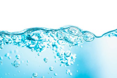 Temiz mavi suda kabarcıklar doğal arkaplan