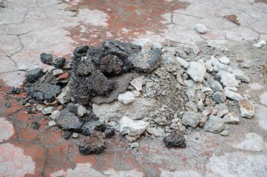 Yol alanındaki kanalizasyon giderlerinin onarılması