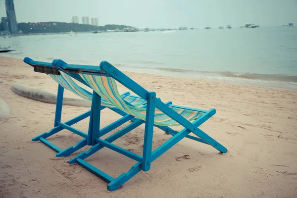 Beach Postel Pláži Přivítat Turisty Sedět Relaxovat Pozadí Přírody — Stock fotografie