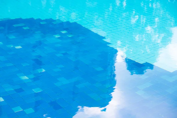 Reflexion Blauen Pool Natürliche Nutzung Für Hintergrund — Stockfoto