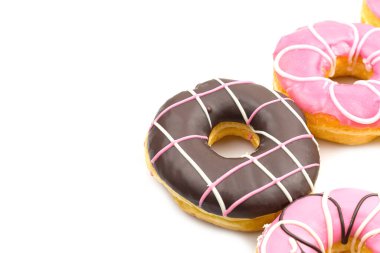 Donut lezzetli beyaz arka planda izole