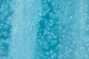 Anti-virüs Covid-19 'u temizlemek ve sterilize etmek için mavi alkol jeli çözeltisi