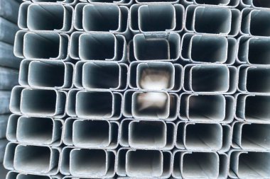 İnşaat alanında çelik malzeme, inşaat için çelik kutu.