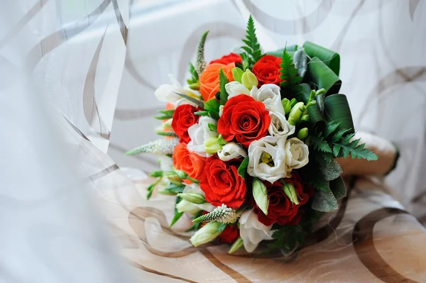 Bridal bouquet with roses and lace — Stock Photo, Image
