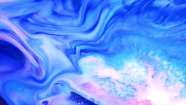 水の下で混合スモーキーなペイントインク 水の中に広がるインクの抽象的な背景 水にロイヤルと豪華な感じインクの混合物 流体動き多色とカラフルです 明るく鮮やかな色 — ストック動画