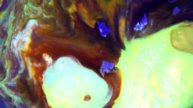 Renkli soyut psikedelik sıvı sıvı ışık gösterisi, su ve yağda mürekkep boya desenleri. Su yüzeyi akış arkaplanı, sıvı metaller kimyasal yağ materyalleri, parlak ipek saten doku arka plan.