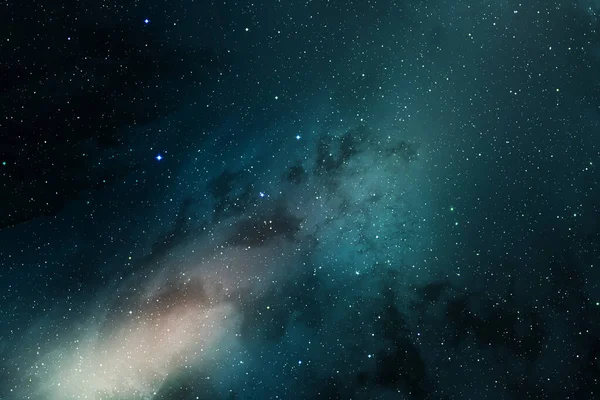 星雲や銀河や宇宙背景画像 宇宙塵の星空 空の宇宙の星 ガス雲 星フィールド 若い星で巨大な星雲を成長させます 宇宙背景 アーティストがレンダリングされた 濃い緑 — ストック写真