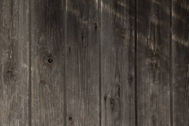 Eski grunge ve paslı ahşap doku. Eski ahşap kalaslardan soyulmuş boya dokusu. Pis ahşap mobilyaların yakın plan görüntüsü.