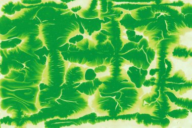 Modern duvar boyası tasarımı. Soyut çok renkli ıslak beton arka plan. Serbest stil ve el yapımı model arkaplanı. Boya istasyonunun duvar boyası. Resim yaptıktan sonra arta kalan boyalar. Sıvı mermer resim