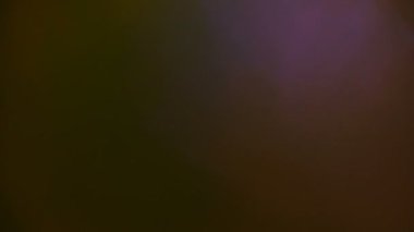 Mavi renkli, gerçek ve organik kamera. Sinema videoları için ışık sızıntısı var. Amorfik mavi gerçekçi ve organik kamera ışık sızıntıları ve sinematik görüntüler için geçişler. 