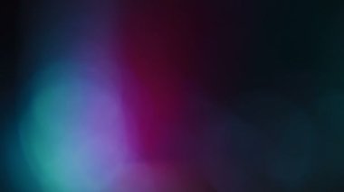 Sinematik görüntüler için Amorfik Gerçekçi ve Organik Kamera Işık Sızıntıları ve Geçişler. Optik mercek patlaması, Işık sızıntısı, Stüdyo alevi, yanıp sönen ışıklar, doğal lamba ışığı efekti.