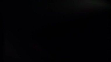 Sinematik görüntüler için Amorfik Gerçekçi ve Organik Kamera Işık Sızıntıları ve Geçişler. Optik mercek patlaması, Işık sızıntısı, Stüdyo alevi, yanıp sönen ışıklar, doğal lamba ışığı efekti.