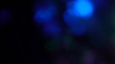 Amorfik mavi gerçekçi ve organik kamera ışık sızıntıları ve sinematik görüntüler için geçişler. Optik mercek patlaması, Işık sızıntısı, Stüdyo alevi, yanıp sönen ışıklar, doğal lamba ışığı efekti.