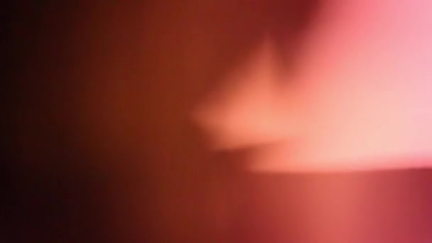 非形象化的红色写实主义和有机相机光泄漏和电影镜头的转换 光学透镜照明弹 发光灯 演播室照明灯 闪光灯 自然照明灯的效果 — 图库视频影像