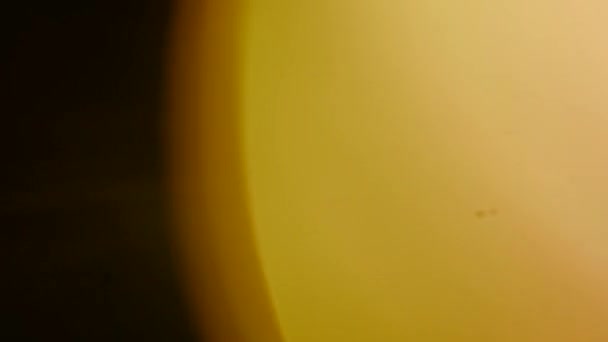 非形貌的金色写实主义和有机相机的光泄漏和电影镜头的转换 光学透镜照明弹 发光灯 演播室照明灯 闪光灯 自然照明灯的效果 — 图库视频影像