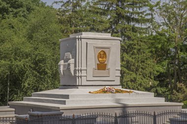 Iosif Apanasenko 'nun Stavropol' deki Kale Dağı 'ndaki mezarı. Rusya