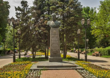 Rostov-on-Don 'daki Dmitry Lelyushenko Anıtı. Rusya