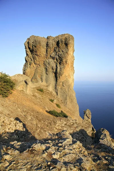 Thunderbolt 悪魔の指の岩 カーラ ダグ山 コクテベル近くの黒い山 ウクライナ — ストック写真