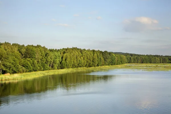 Озеро Ехо Поблизу Звіржинець Польща — стокове фото
