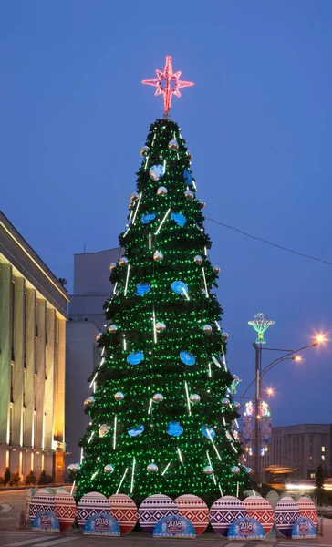 Decoraciones Navideñas Plaza Independencia Minsk Belarús — Foto de Stock