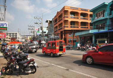 Patong 'da Phrabaramee Yolu. Phuket Eyaleti. Tayland