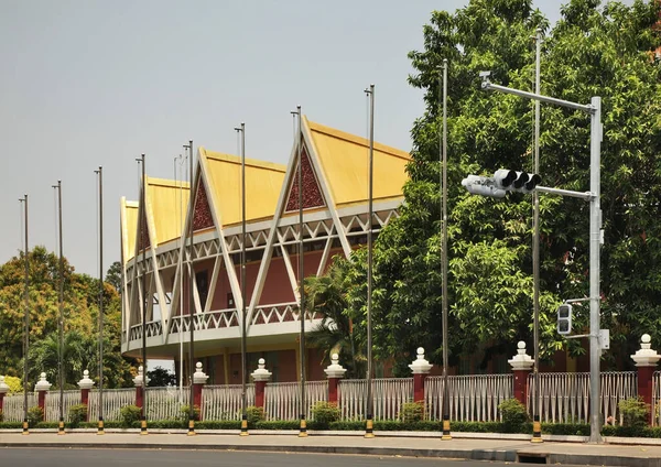 プノンペンのチャクトゥク会議ホールの眺め カンボジア — ストック写真