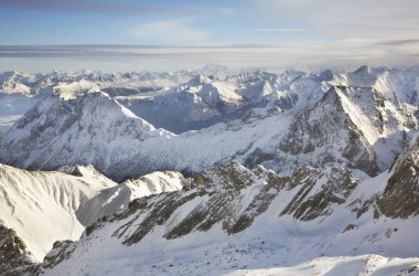 Zugspitze yakınlarındaki manzara. Bavyera 'da. Almanya