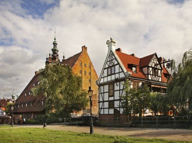 Gdansk 'taki Radunia nehrinin seti. Polonya