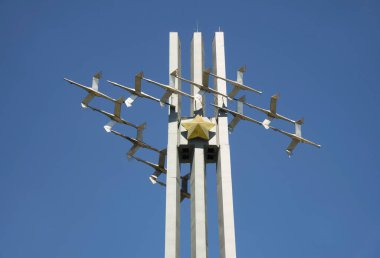Turnalar - Falcon (Sokolovaya) dağındaki Zafer Parkı 'nda anıt kompleksi. Saratov. Rusya