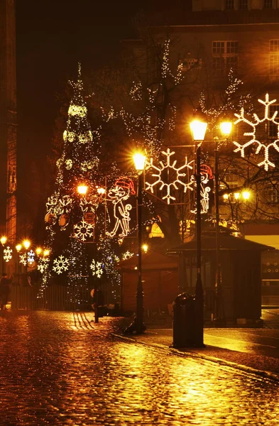 Torun 'da pazar meydanı. Polonya