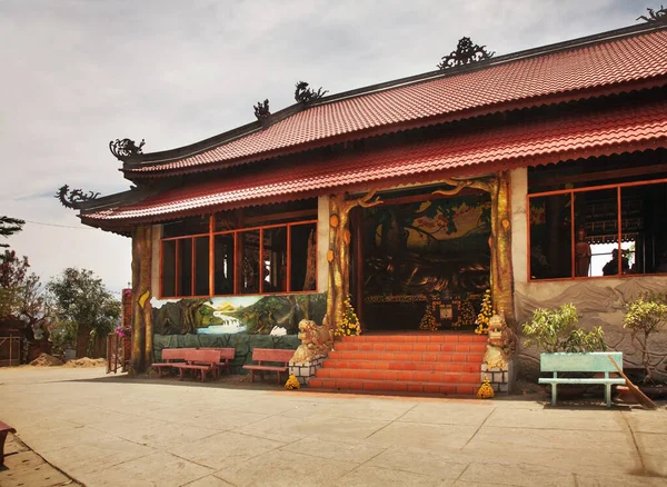 坐在达拉特的佛寺 — 图库照片