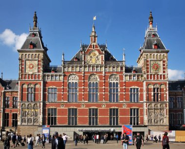 Amsterdam Merkez İstasyonu. Hollanda