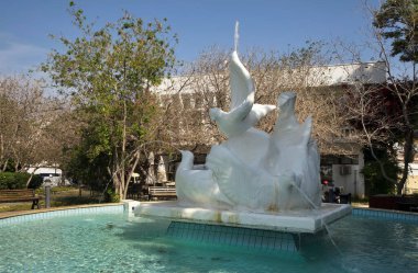 Kyrenia 'da Ramazan Cemil Meydanı. Kıbrıs