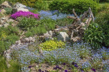 Rajecke Teplice 'deki Afrodit yakınlarındaki bahçe manzarası. Slovakya