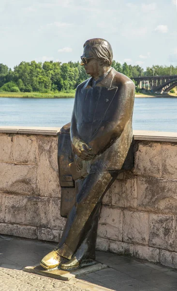 Monument Lev Oshanin Volzhskaya Embankment Rybinsk Russia — Zdjęcie stockowe