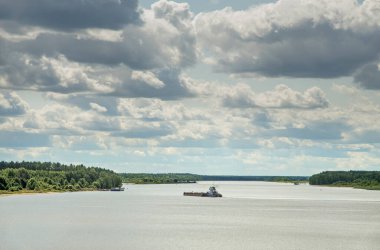 Myshkin 'deki Volga Nehri. Rusya
