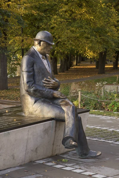 Памятник Иоганну Вольдемару Яннсену Парке Реки Тарту Эстония — стоковое фото