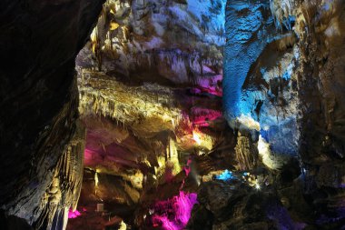 Prometheus (Kumistavi) mağarası Tskaltubo ve Kutaisi yakınlarında. Imereti bölgesi. Georgia