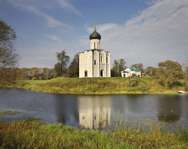Εκκλησία Της Μεσολάβησης Στο Nerl Κοντά Στο Bogolyubovo Βλαντιμίρ Όμπλαστ — Φωτογραφία Αρχείου