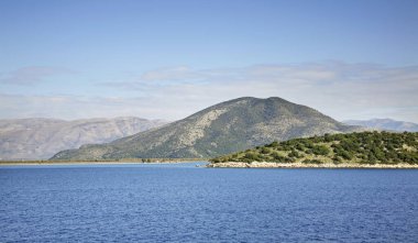 Igoumenitsa ve Corfu yakınlarında bir dağ. Yunanistan