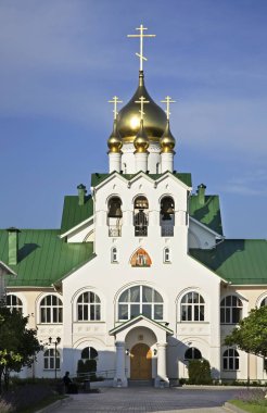 Kolomna 'daki Epifani Eski Golutvin Manastırı' ndaki Kolomna İlahiyat Fakültesi 'nde üç hiyerarşik kilisesi. Rusya