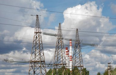 Konakovo 'daki elektrik santralinin elektrik hattı. Rusya