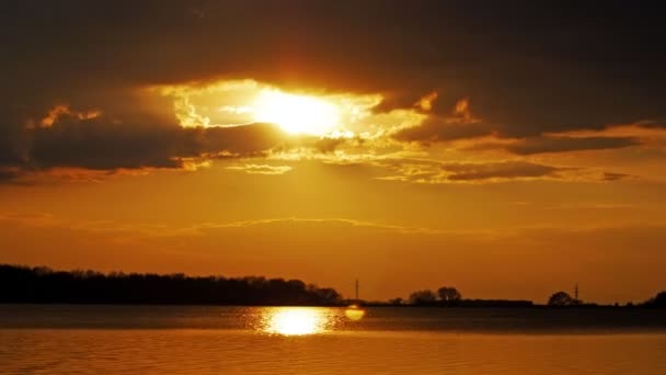 Tempo de lapso por do sol duplo sol — Vídeo de Stock