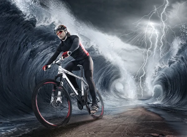 Wellen-Radrennfahrer — Stockfoto