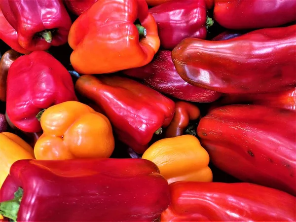 red bell peppers, full frame image, food concept