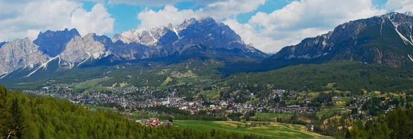 Panorama von cortina d 'ampezzo italien — Stockfoto