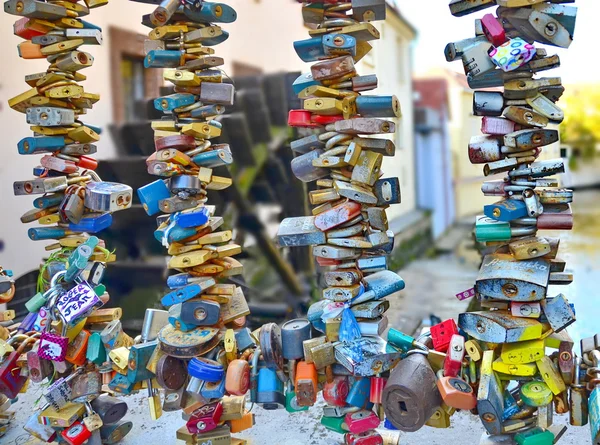 Love locks in Prague. — Stock Photo, Image